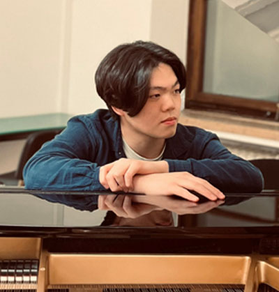 Klavierunterricht für Erwachsene bei Naoe Sasaki